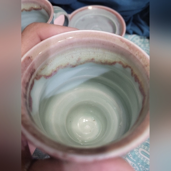 Set of 2 Beautiful Dripware Mugs with Saucers - Picture 5 of 9